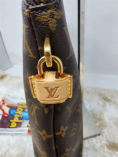 louis vuitton lockit chain